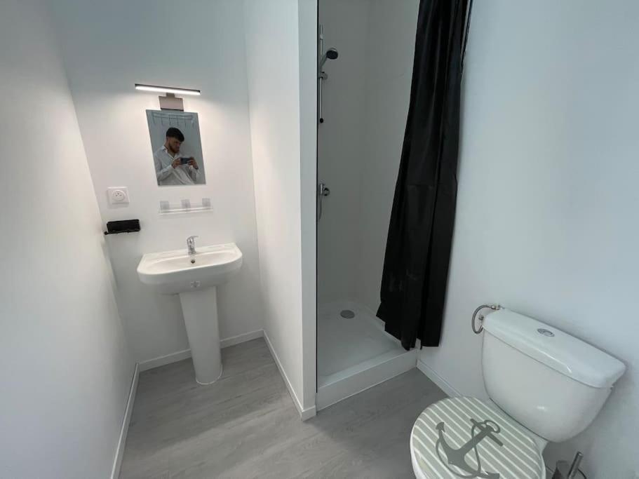 Studio A2 18M2 Cosy 5Minutes Gare Parking Gratuit Rue De La Mure Roanne Eksteriør billede