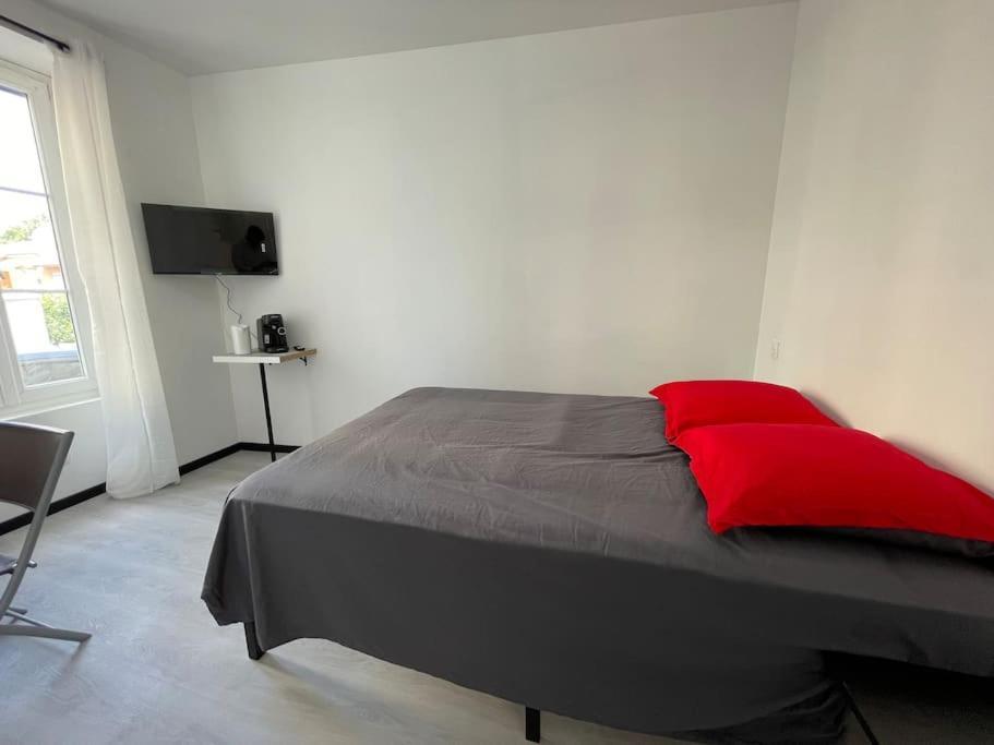 Studio A2 18M2 Cosy 5Minutes Gare Parking Gratuit Rue De La Mure Roanne Eksteriør billede